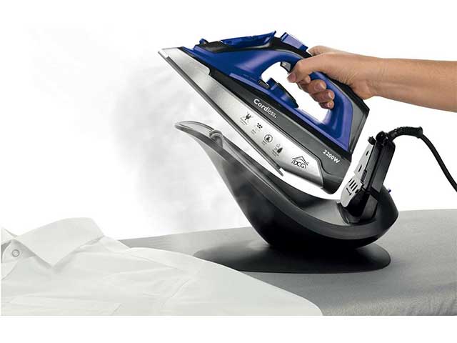 FERRO DA STIRO 2 IN 1 CORDLESS DB8030
