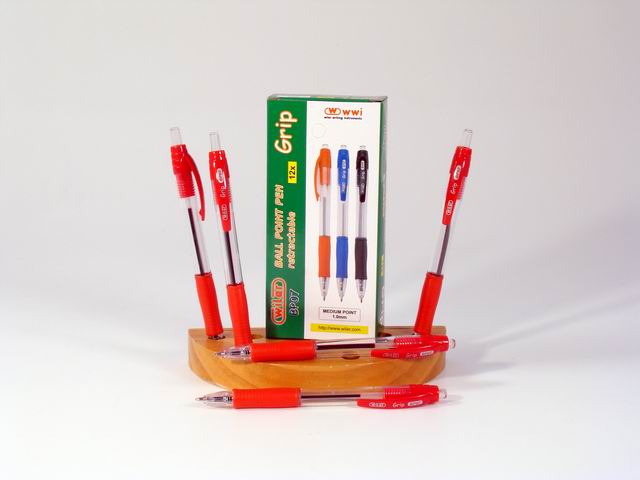 PENNA SFERA A SCATTO GRIP 12pz.BP07R