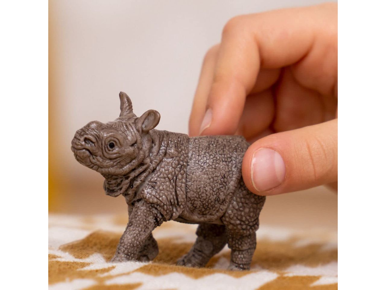 CUCCIOLO DI RINOCERONTE INDIANO 14860