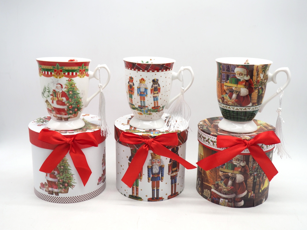 TAZZA NATALIZIA 11,5CM C/SCATOLA 3ASS.