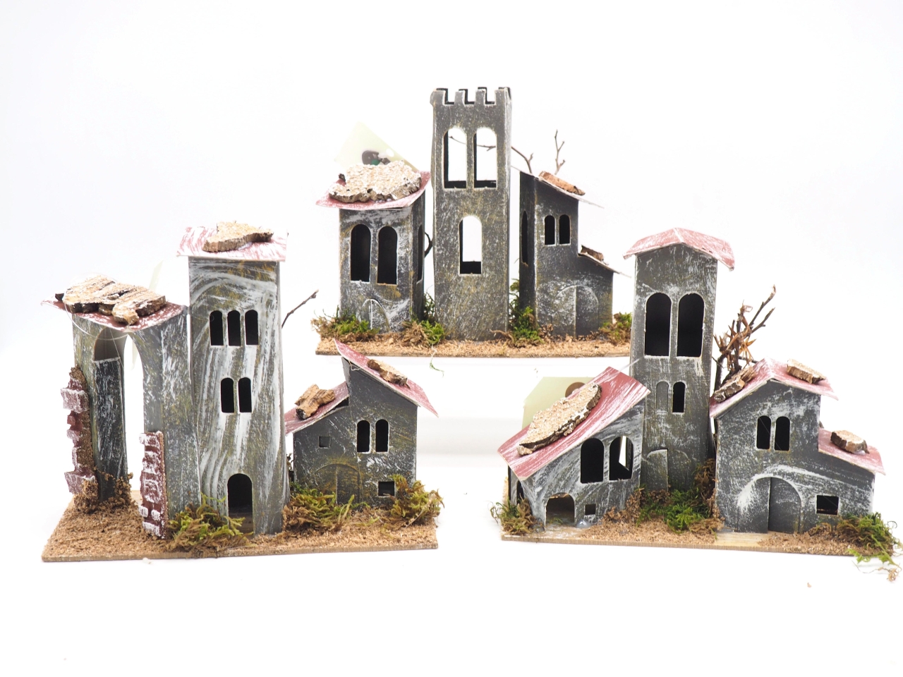 CASE PER PRESEPE 20X10X17CM 4ASS. CASE PER PRESEPE 20X10X17CM 4ASS.