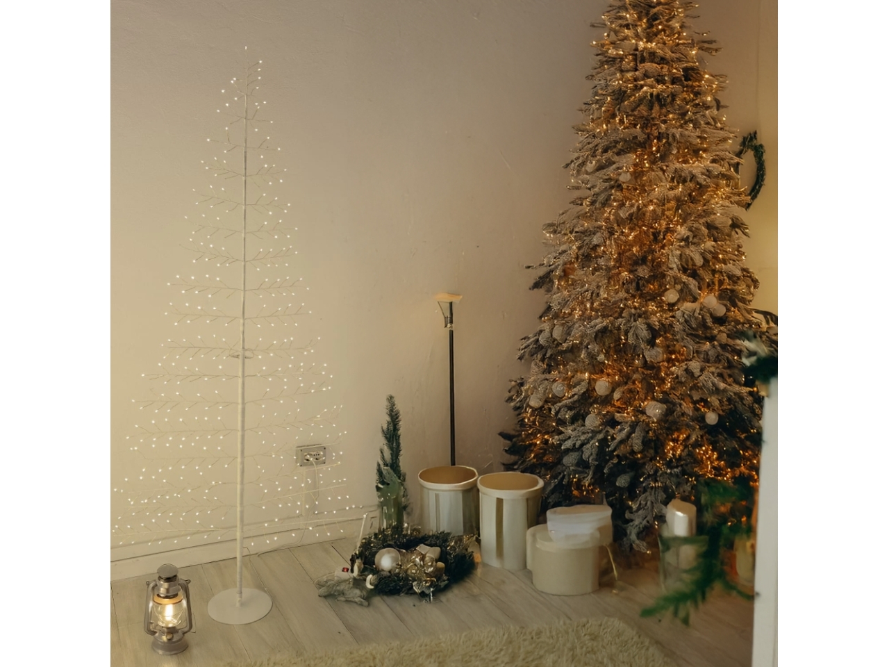 ALBERO TIGLIO 210CM BIANCO 348LED B.CALDO U.E.7996 ALBERO TIGLIO 210CM BIANCO 348LED B.CALDO U.E.7996