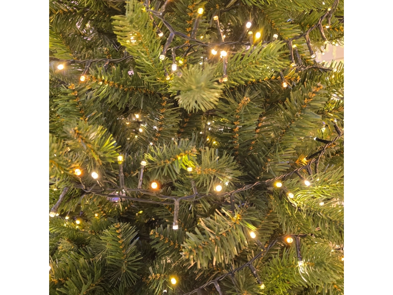 CATENA1000LED B.MULTI CALDO 8F.4+20,5MT U.E. 80256 CATENA1000LED B.MULTI CALDO 8F.4+20,5MT U.E. 80256