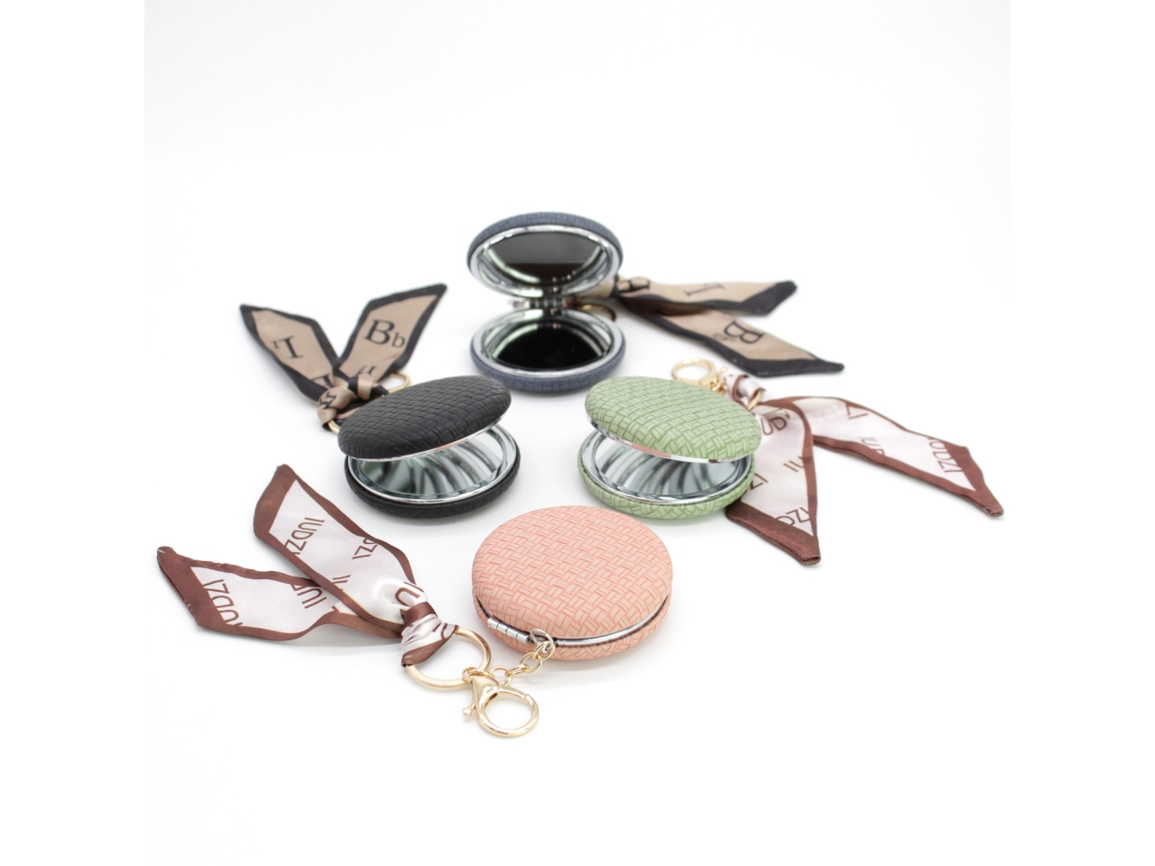 SPECCHIO CON PORTACHIAVE E FIOCCO 00530363 SPECCHIO CON PORTACHIAVE E FIOCCO 00530363